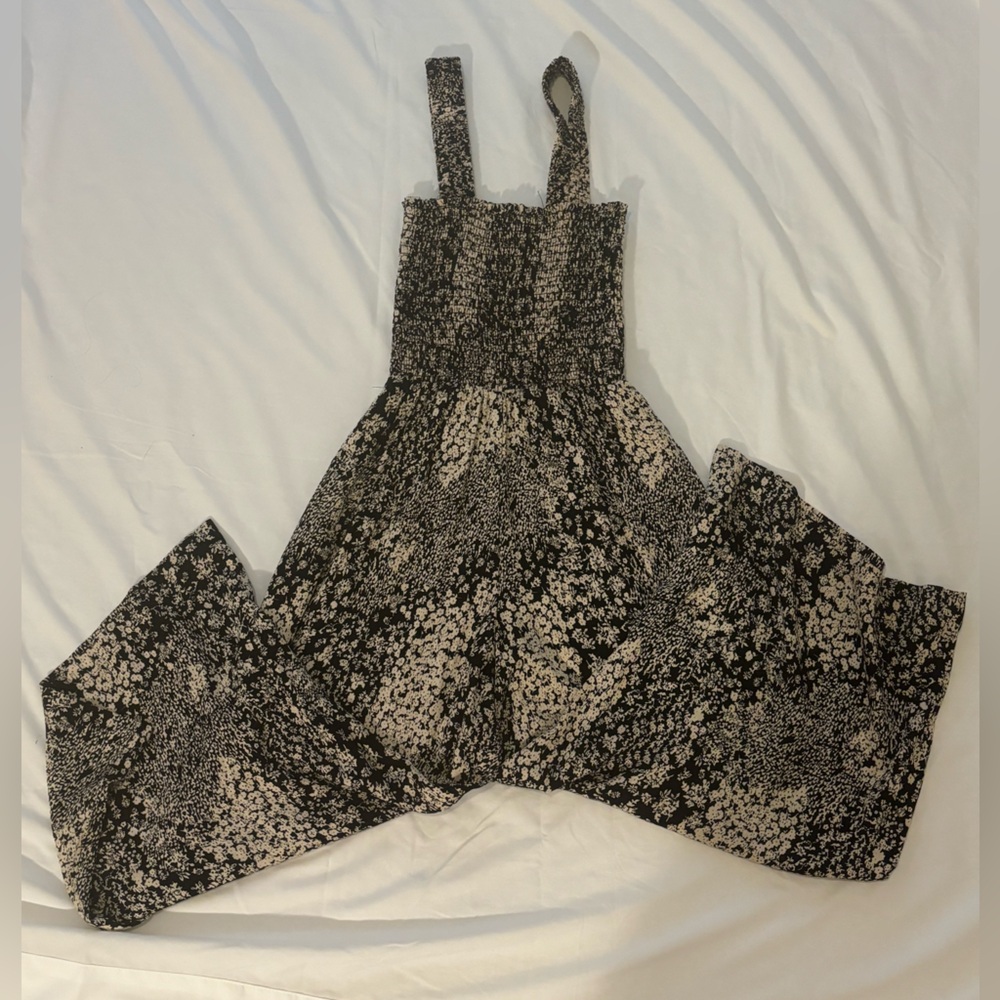 Black and cream floral patterned lightweight super cute jumpsuit size XS summer
